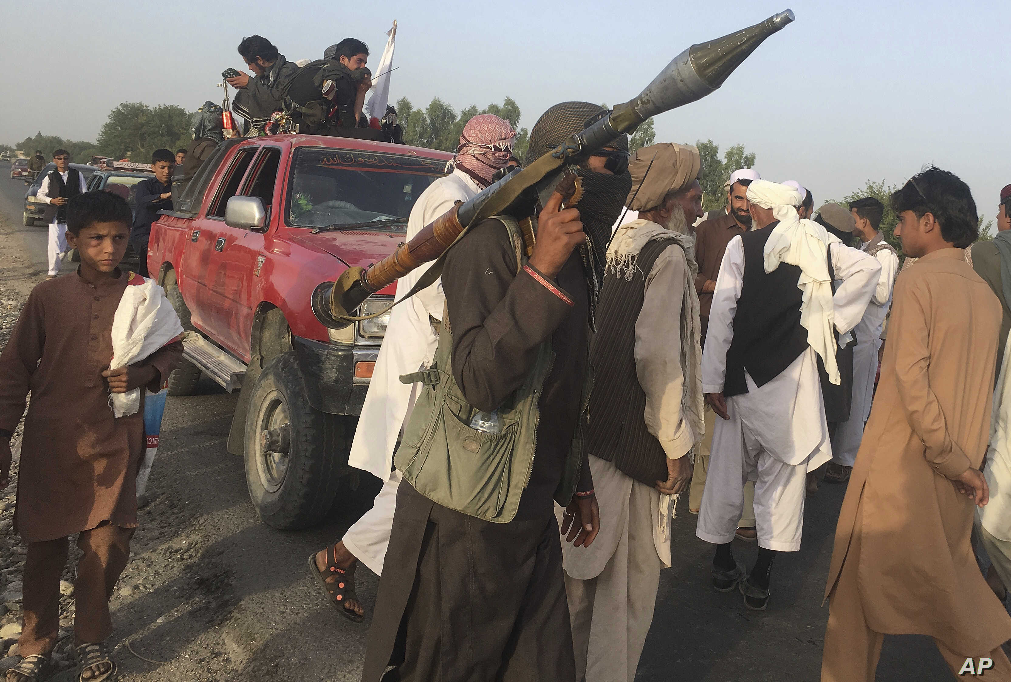 तालिवानी लडाकूको आक्रमणबाट अफगानिस्तानमा १३ सुरक्षाकर्मीको मृत्यु