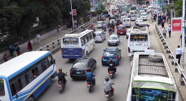 सार्वजनिक यातायात चलाउन दिनुपर्ने महासङ्घको माग