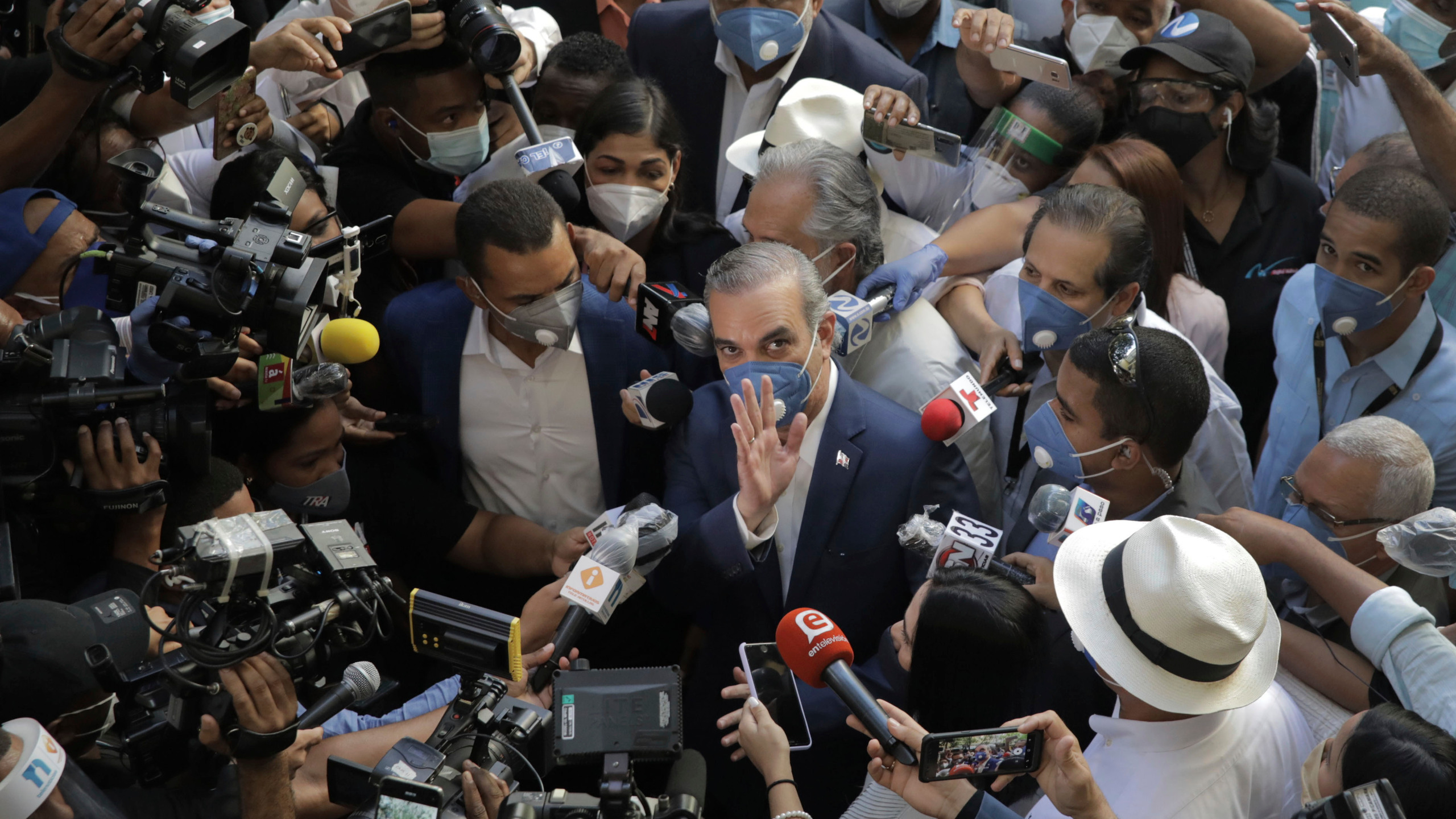 डोमिनिकन रिपब्लिकको राष्ट्रपतिमा अबिनादर निर्वाचित