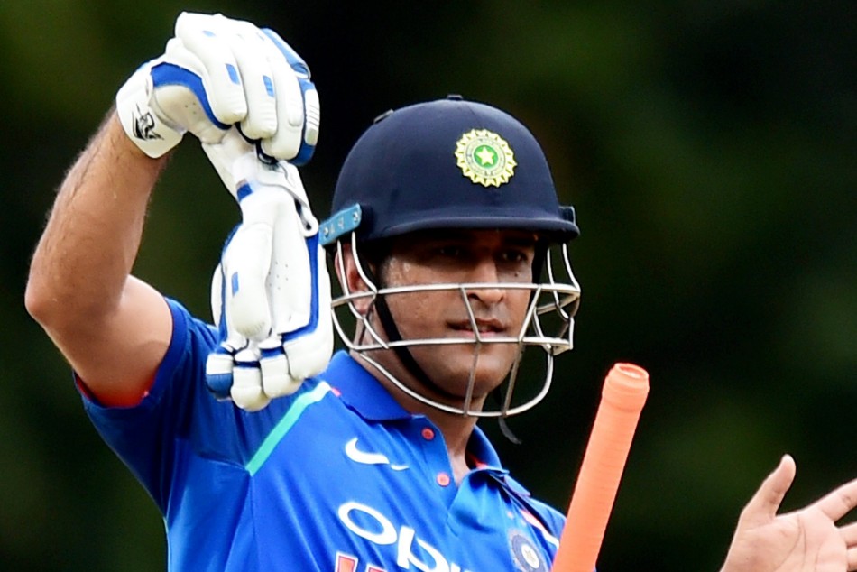 भारतीय क्रिकेट टोलीका पूर्वकप्तान धोनीद्वारा सन्यासको घोषणा