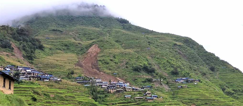 लिदी पहिरोमा  ३३ शव फेला, गाउँ स्थानान्तरणको काम थालियो