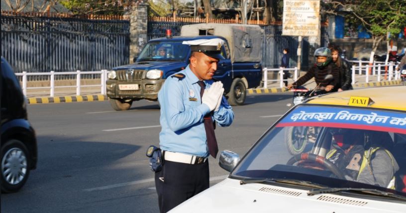 तनहुँमा ट्राफिक प्रहरीको नमस्कार अभियान