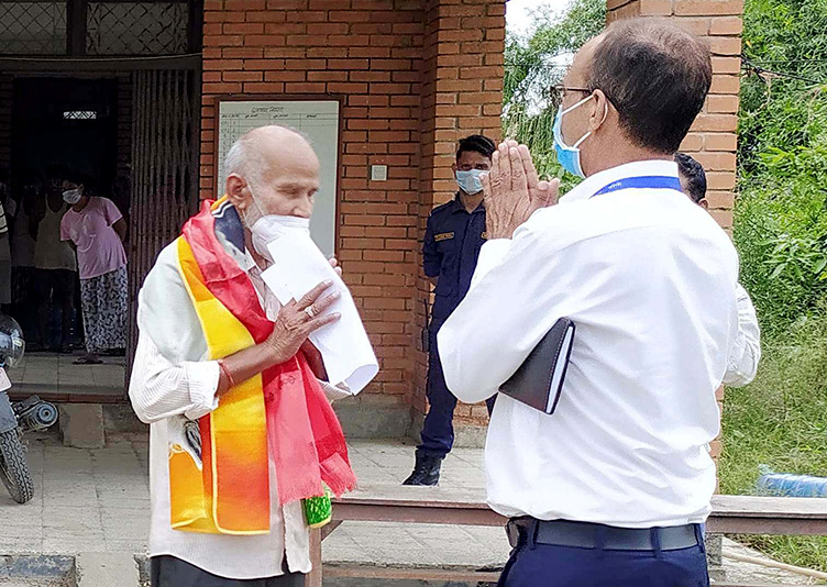 नेपालमा पहिलोपटक ८८ वर्षीय वृद्धले कोरोना जित्नुभयो