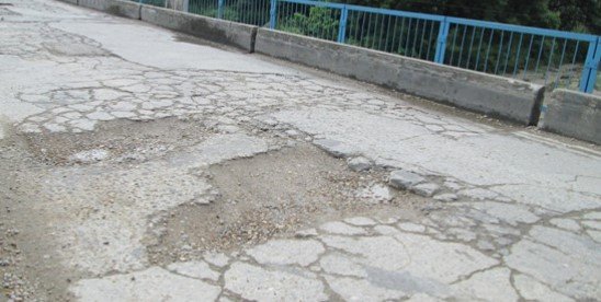 पूर्वपश्चिम राजमार्गका अधिकांश पक्की पुल जीर्णः दुर्घटनाको जोखिम बढ्दै   
