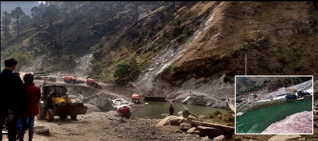 जडाङ्गा खोलामा पुल छैन्, जोखिम मोलेर गाडी गुडाउँदै