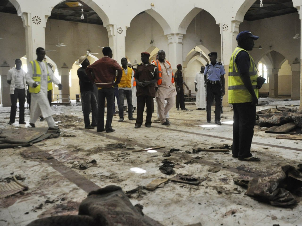 बन्दुकधारीहरुले मस्जिदमा हमला गरी पाँचको हत्या, १८ जना अपहरित