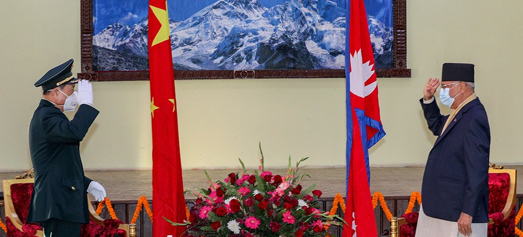 प्रधानमन्त्री ओलीसँग चिनियाँ रक्षामन्त्रीद्वारा शिष्टाचार भेट
