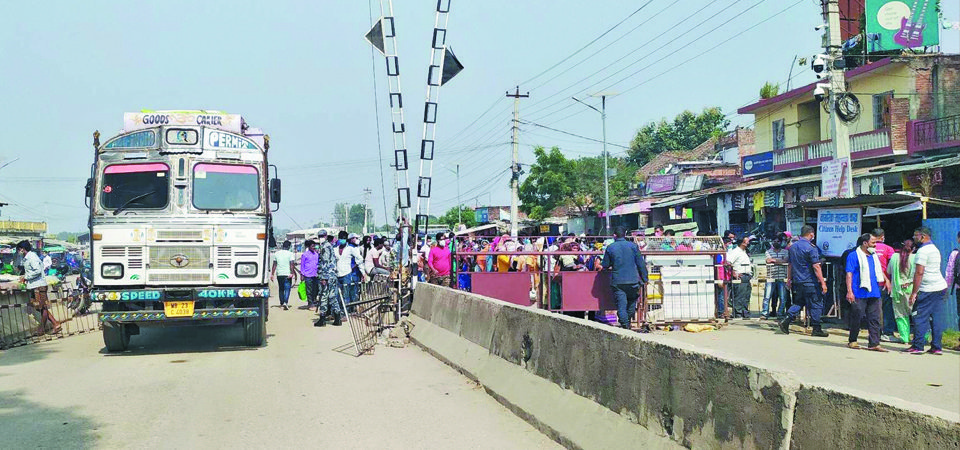 भारतसँग जोडिएका सर्लाहीका सबै सीमा नाका बन्द   