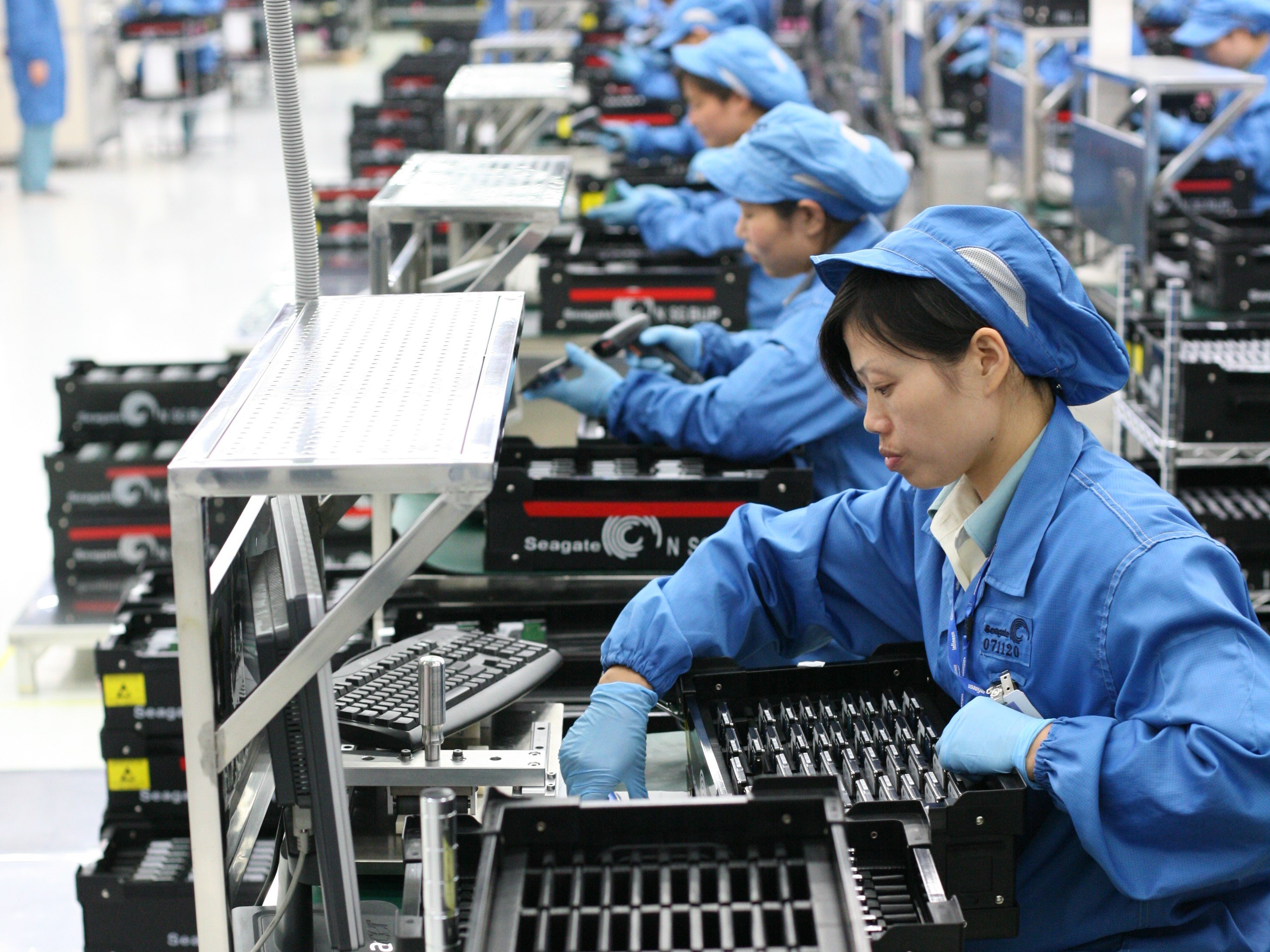 चीनको उत्पादन क्षेत्र निरन्तर सुधारतर्फ