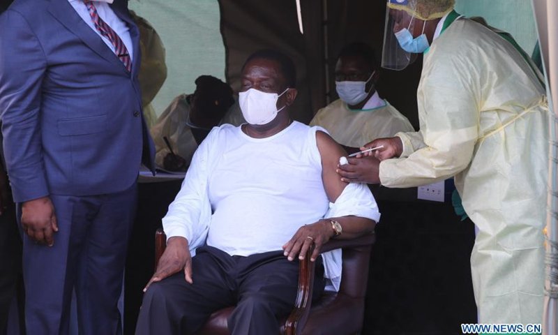 जिम्बाबेका ९७ बर्षीय प्रथम राष्ट्रपति सङ्क्रमित, अस्पताल भर्ना
