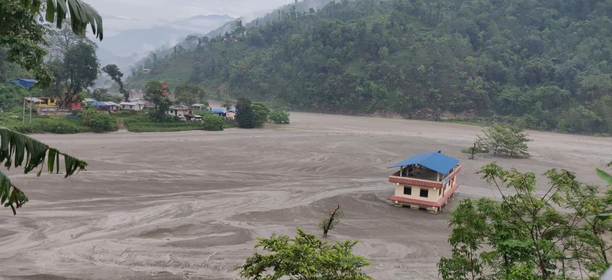 कालो बादल मडारिन थालेपछि ...   