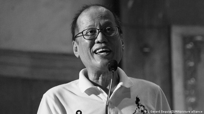 फिलिपिन्सका पूर्व राष्ट्रपति अक्वीनोको निधन