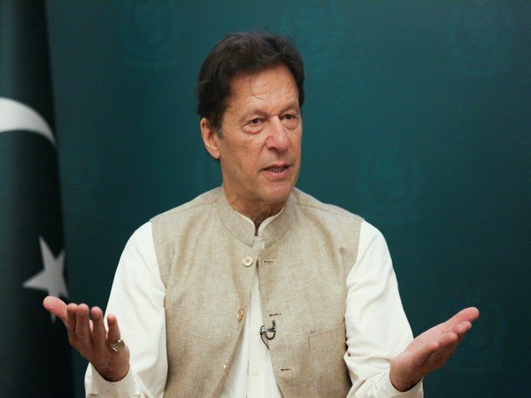 पाकिस्तानका प्रधानमन्त्री ताजिकिस्तान पुग्नुभयो