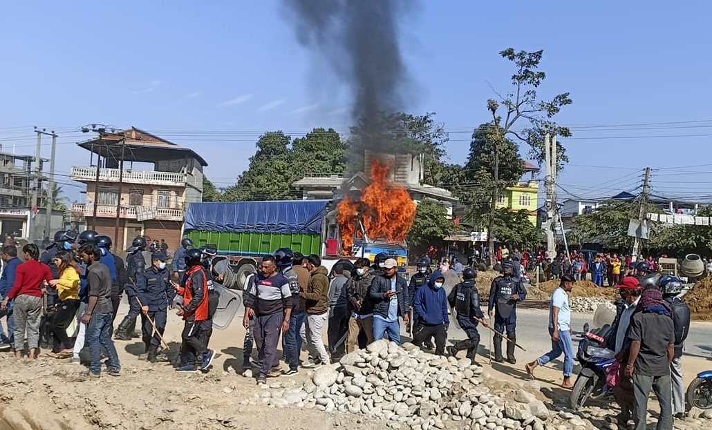 ट्रकको ठक्करले बालिकाको मृत्यु